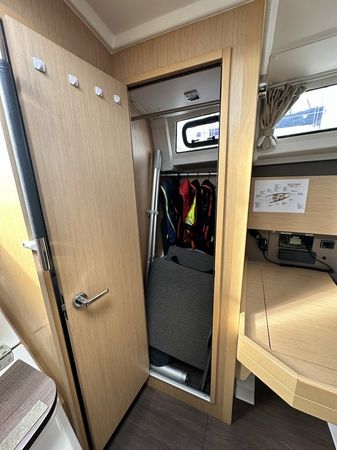Beneteau Oceanis 38 | Delfino