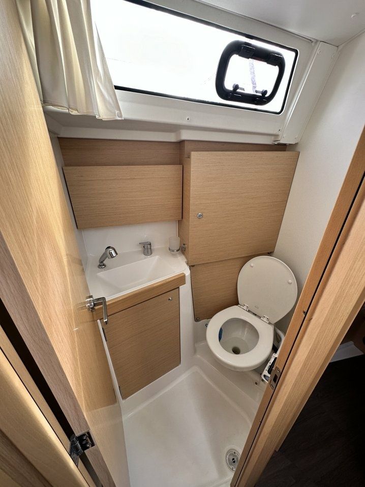 Beneteau Oceanis 38 | Delfino