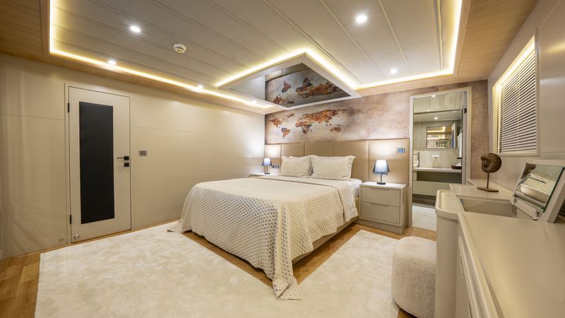 Trawler F | Simay F