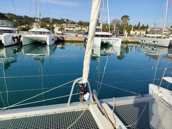 Lagoon 380 S2 | Whooper