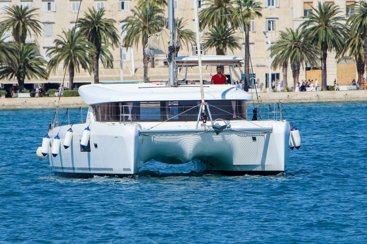 Lagoon 42 | Poppy