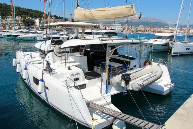 Lagoon 42 | Poppy