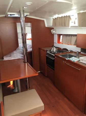 Beneteau Oceanis 38 | Magpie