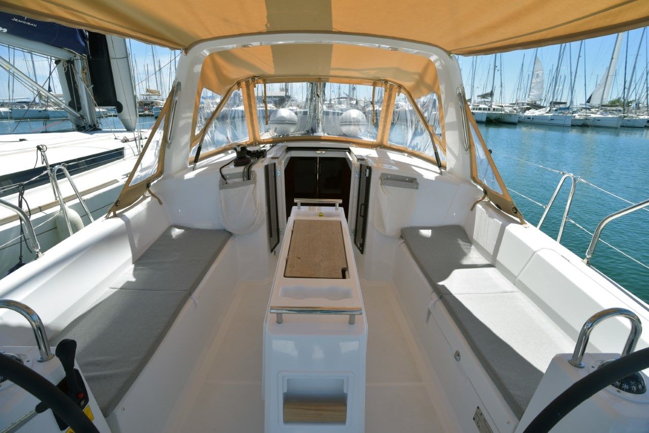 Beneteau Oceanis 38 | Magpie