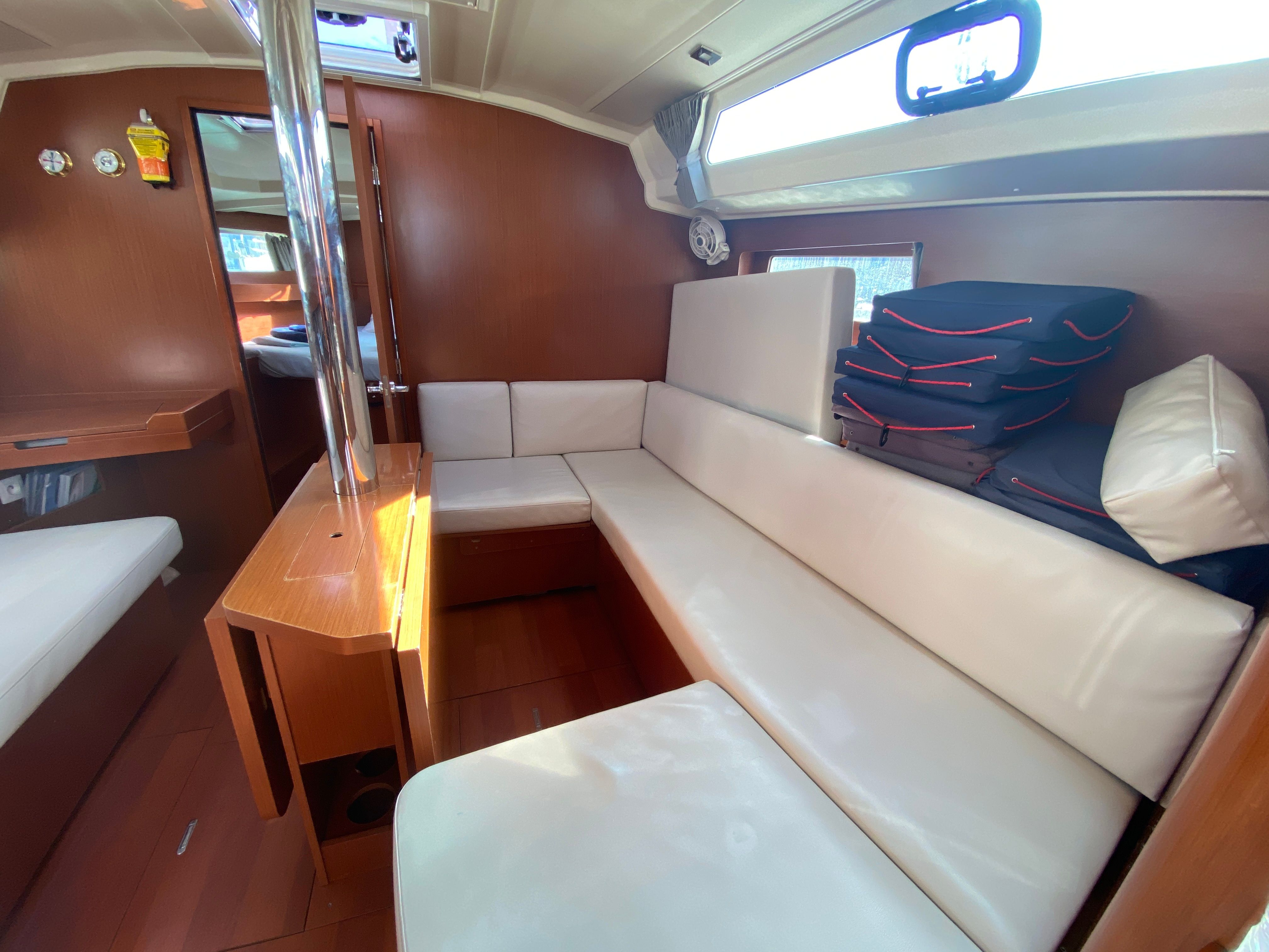 Beneteau Oceanis 41.1 | Moorhen