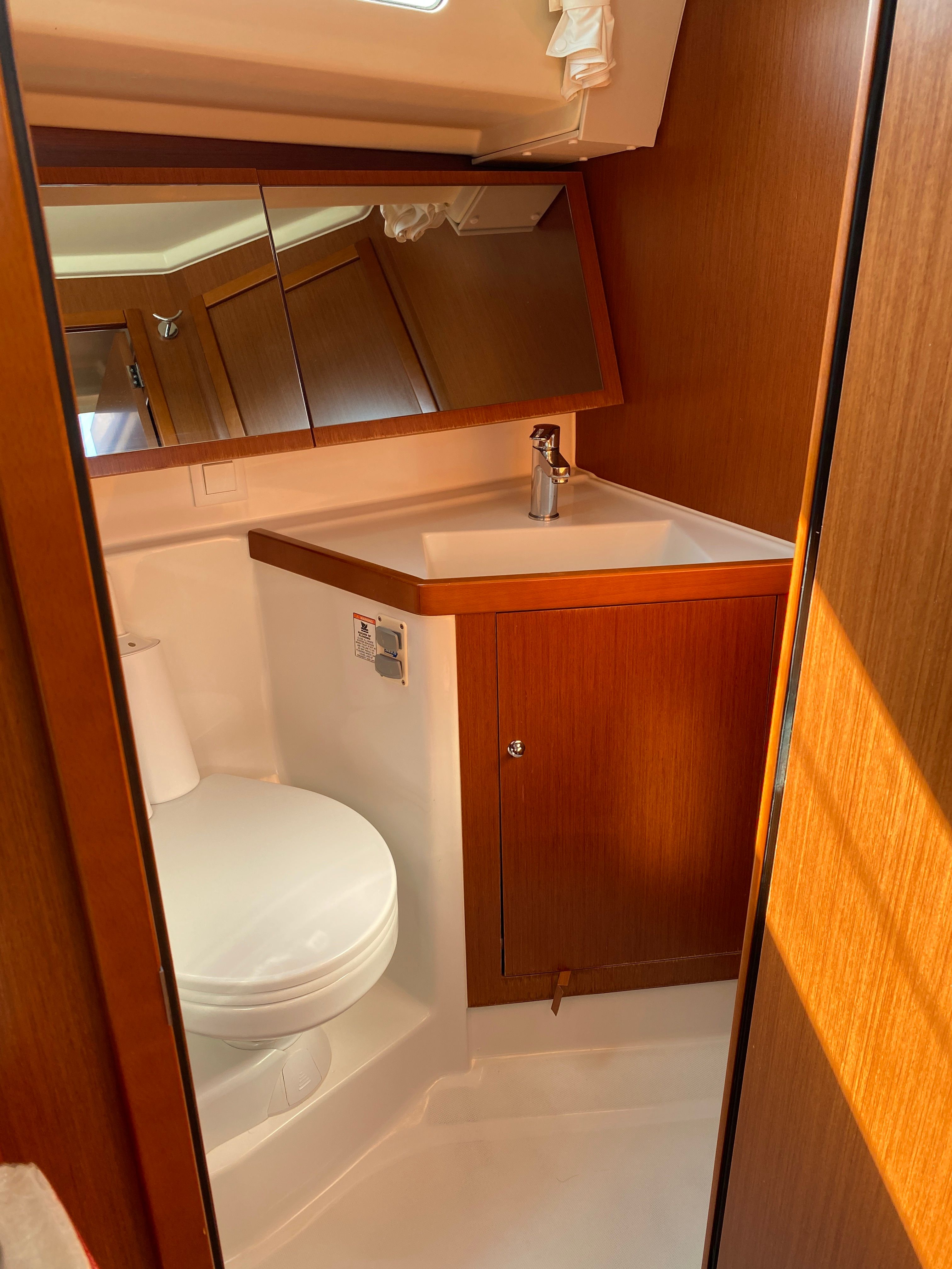 Beneteau Oceanis 41.1 | Moorhen