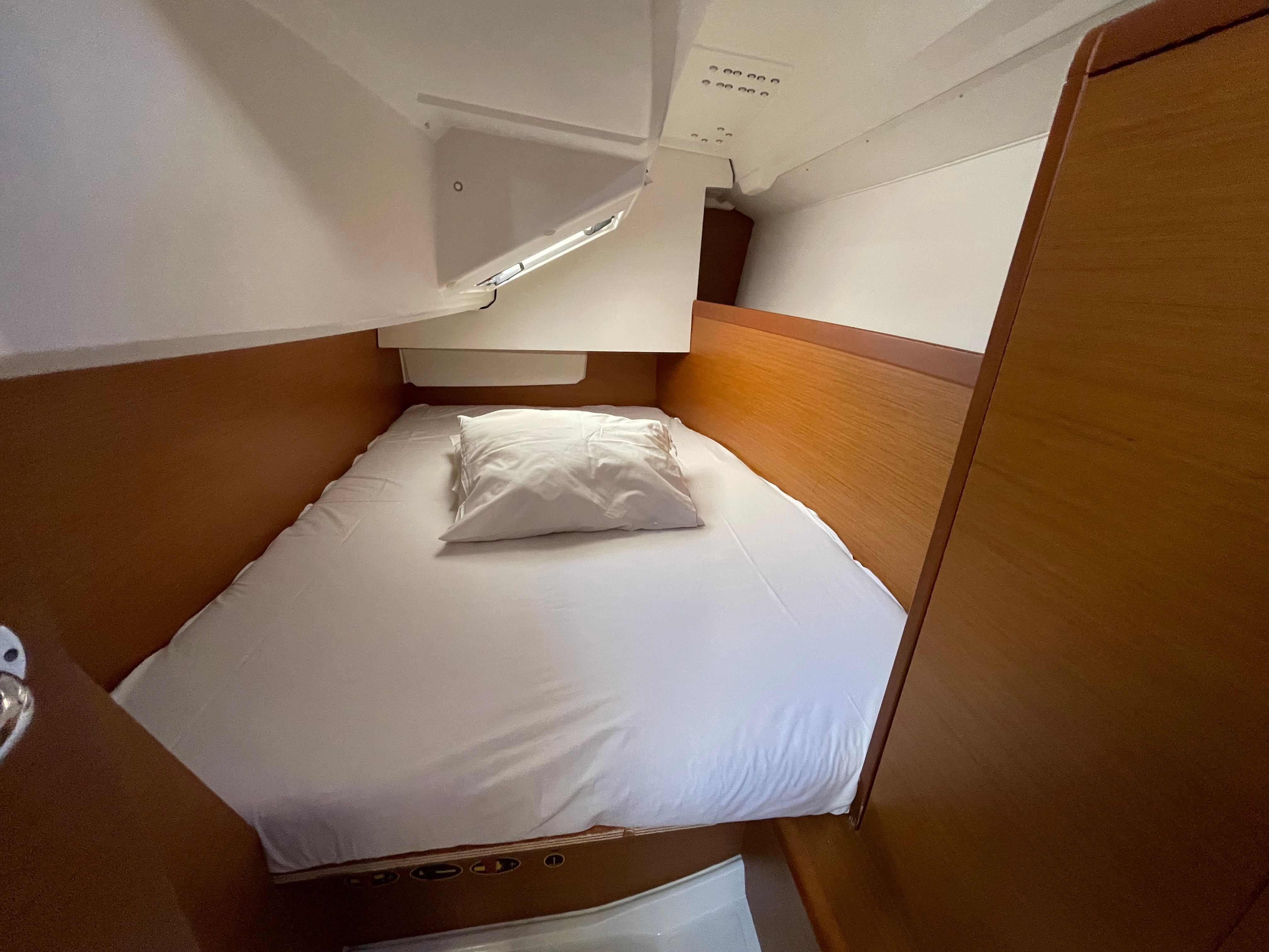 Jeanneau Sun Odyssey 349 | Little Owl