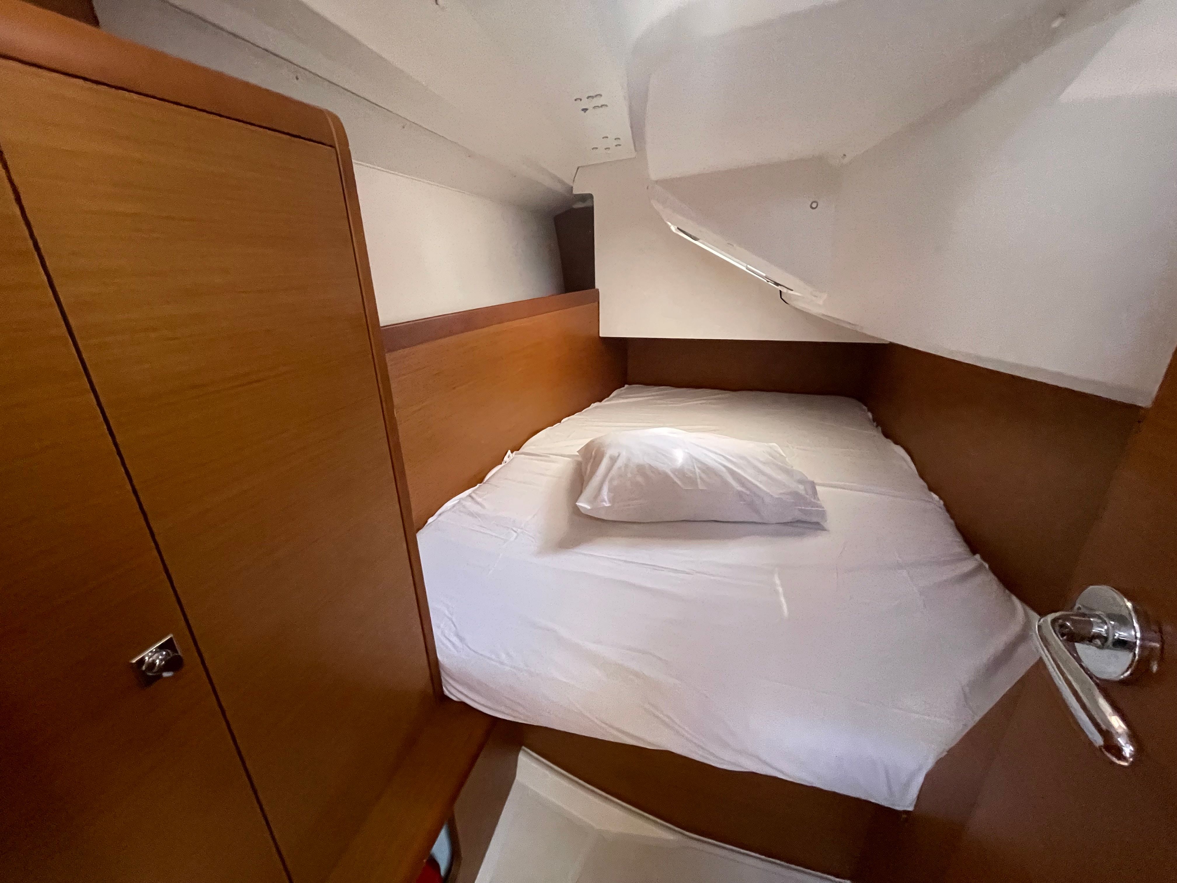 Jeanneau Sun Odyssey 349 | Little Owl