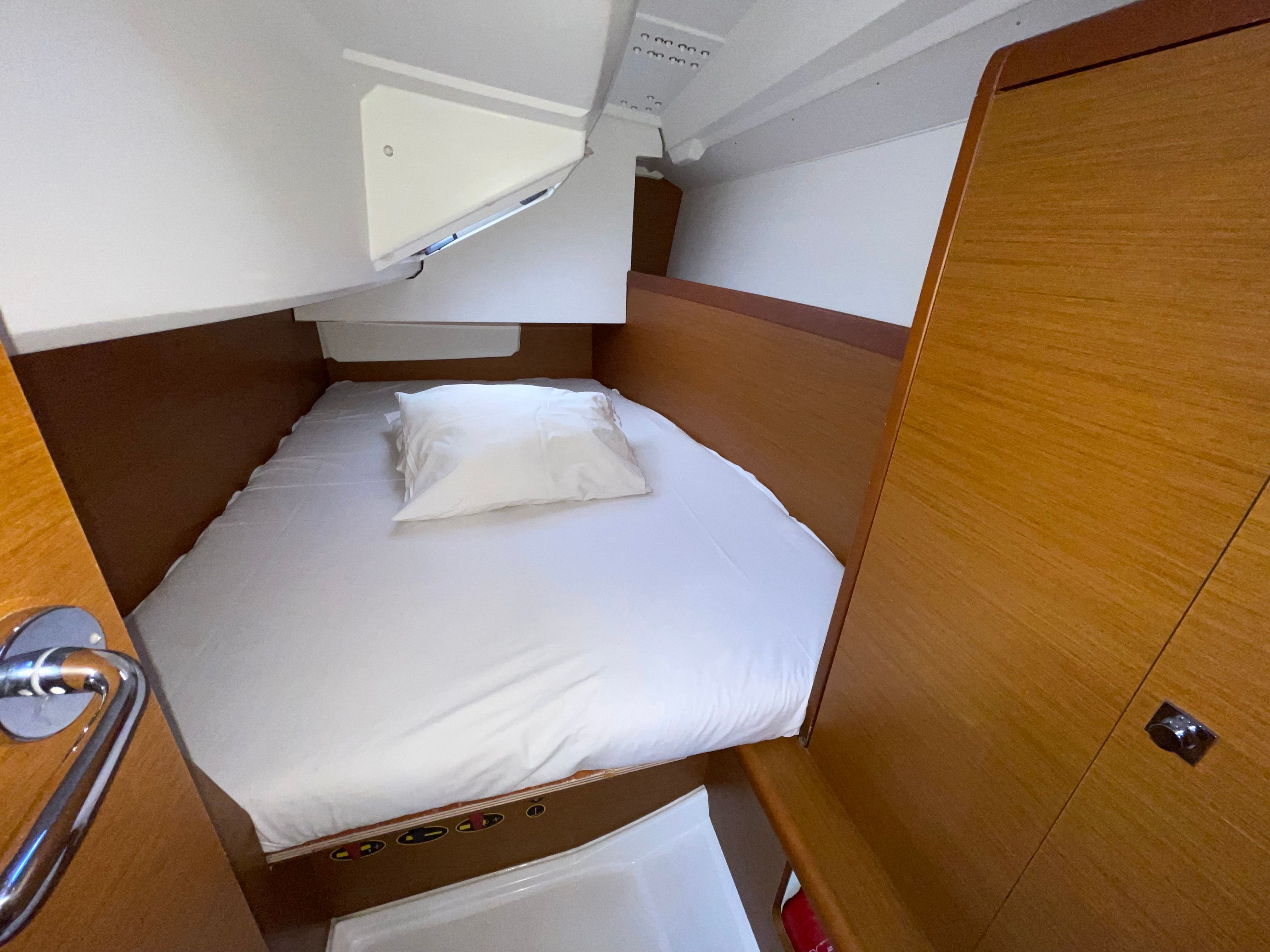 Jeanneau Sun Odyssey 349 | Little Owl