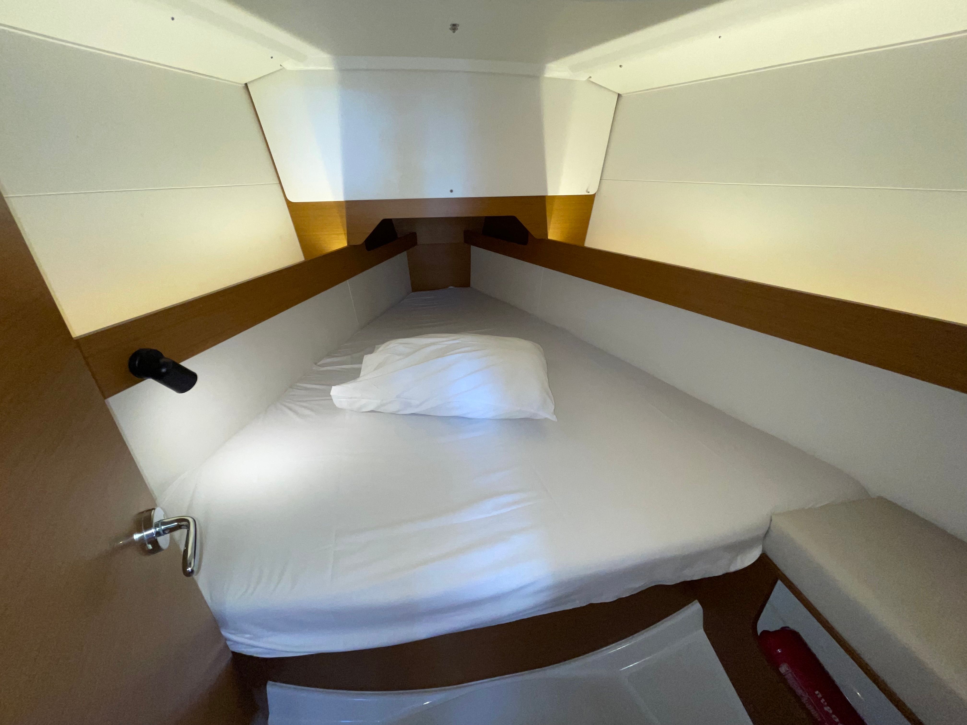 Jeanneau Sun Odyssey 349 | Little Owl