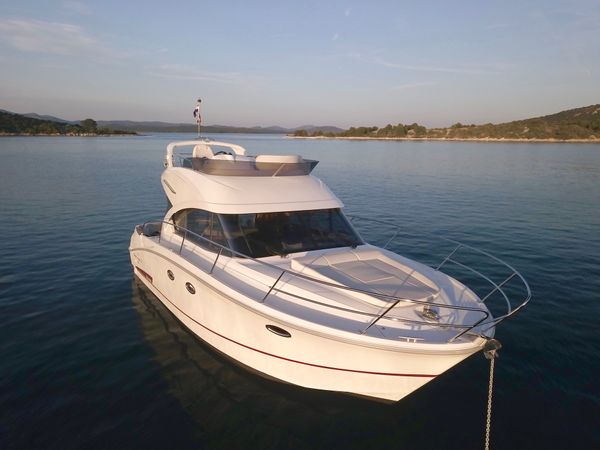 Beneteau Antares 36 | Solavis