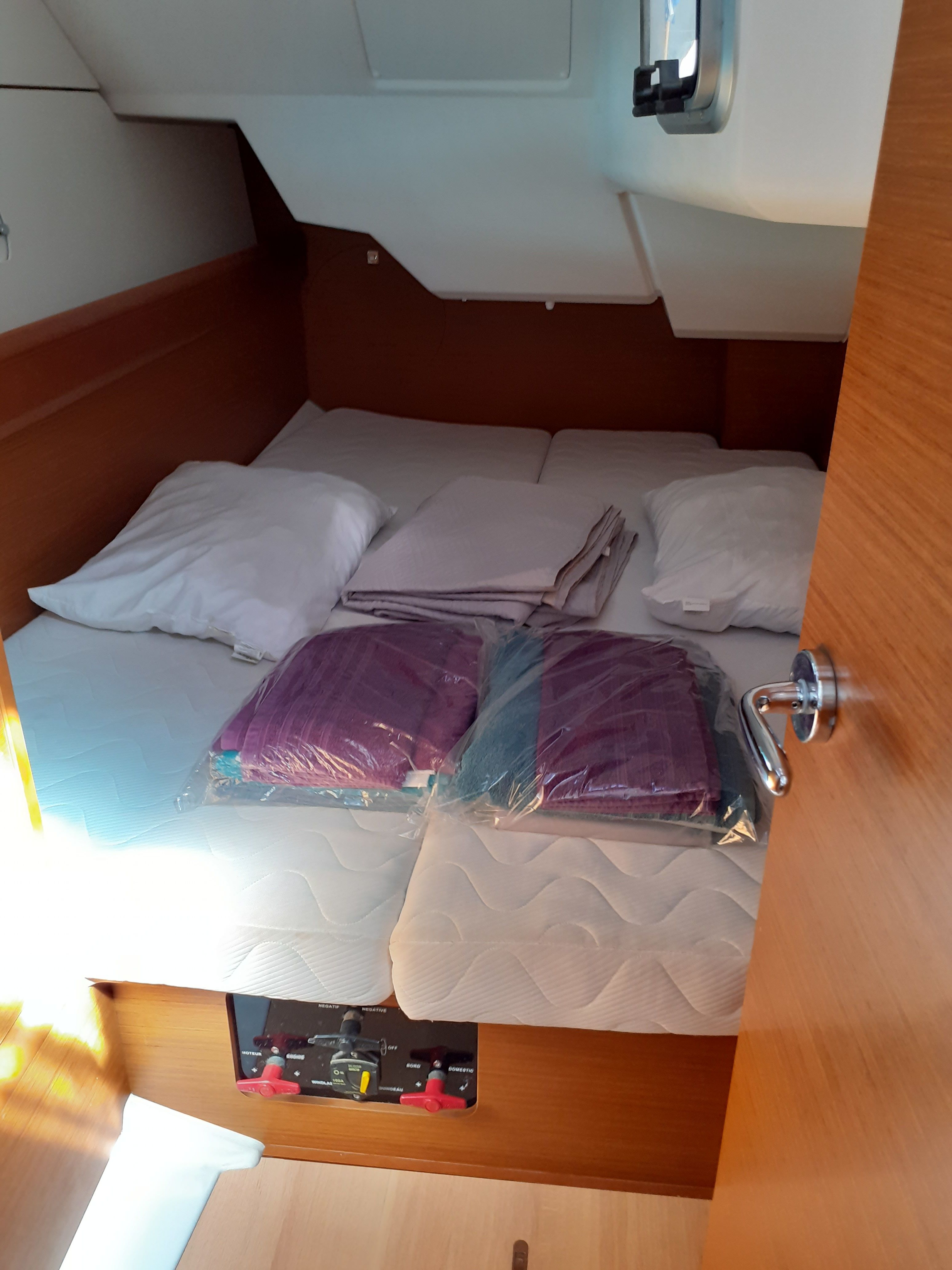 Jeanneau Sun Odyssey 389 | Peacok