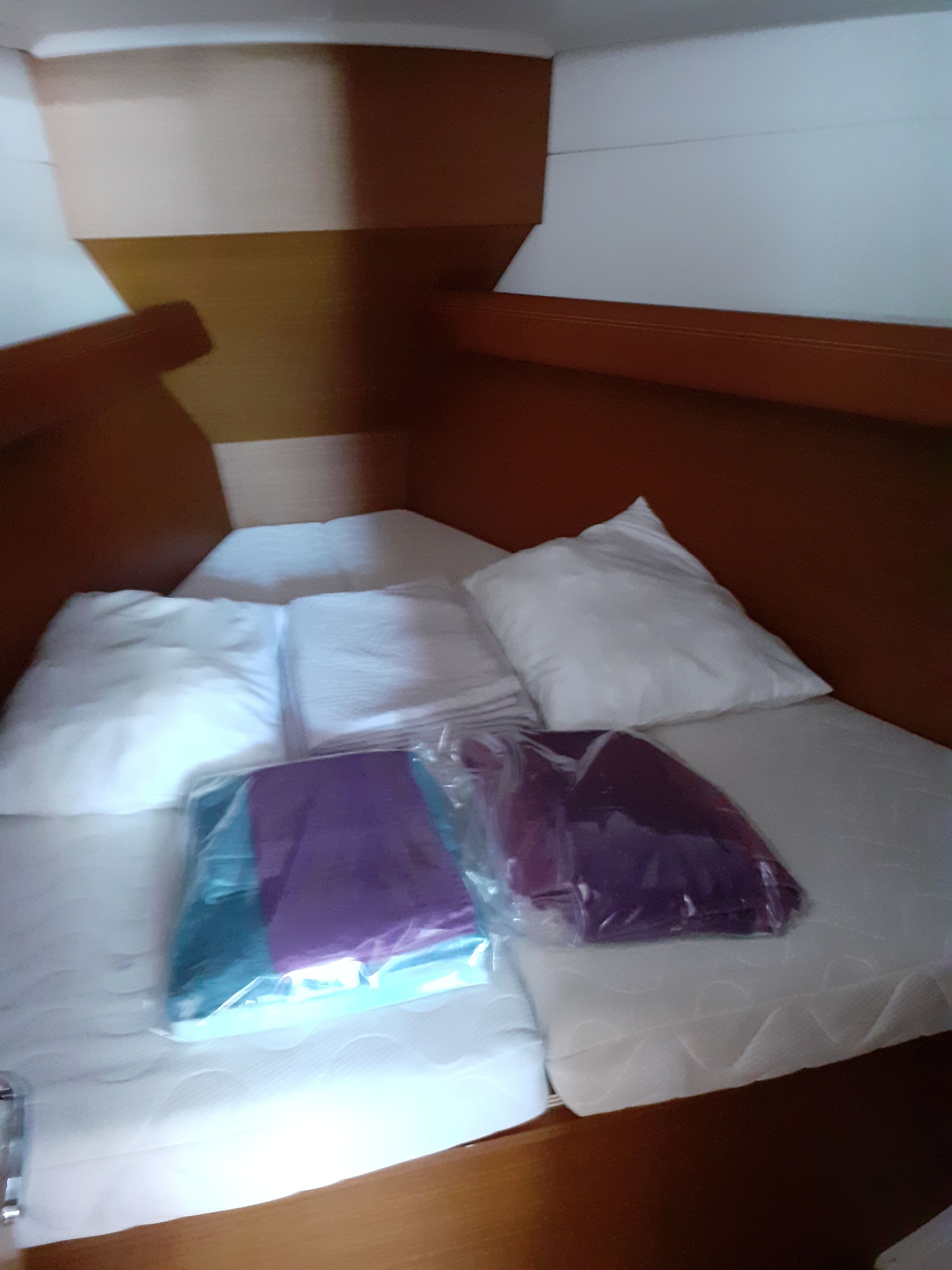 Jeanneau Sun Odyssey 389 | Peacok