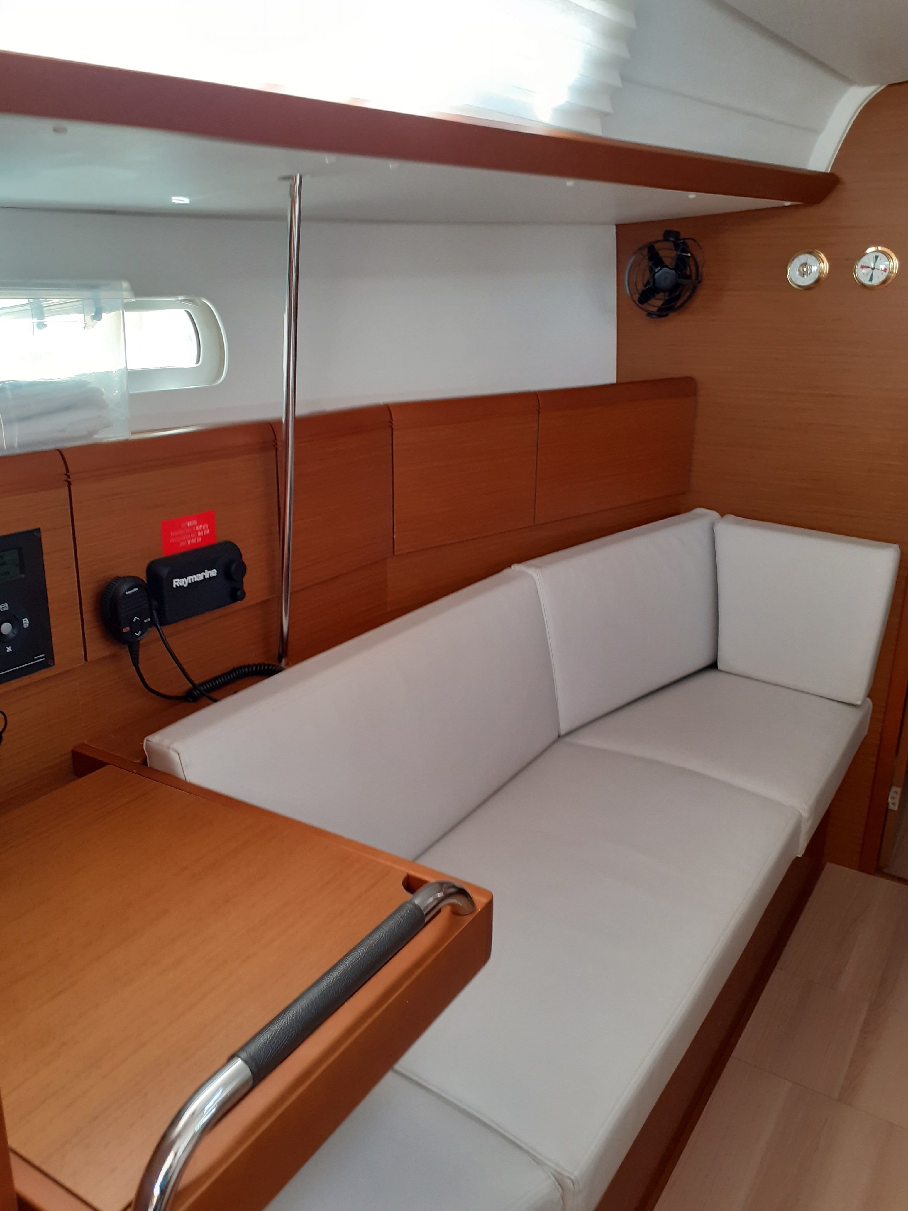 Jeanneau Sun Odyssey 389 | Peacok