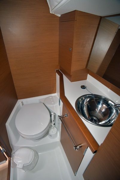 Jeanneau Sun Odyssey 389 | Pitta