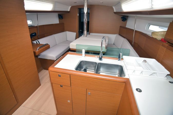 Jeanneau Sun Odyssey 389 | Pitta