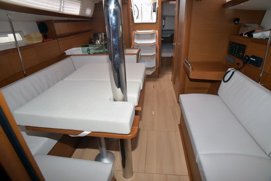 Jeanneau Sun Odyssey 389 | Pitta