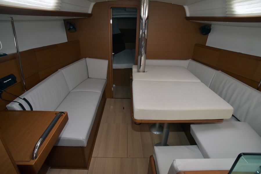 Jeanneau Sun Odyssey 389 | Pitta