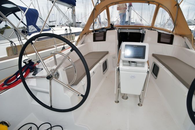 Jeanneau Sun Odyssey 389 | Pitta