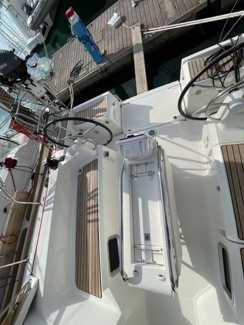 Jeanneau Sun Odyssey 389 | Plover