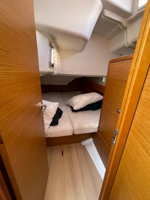 Jeanneau Sun Odyssey 389 | Plover