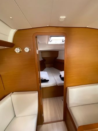 Jeanneau Sun Odyssey 389 | Plover