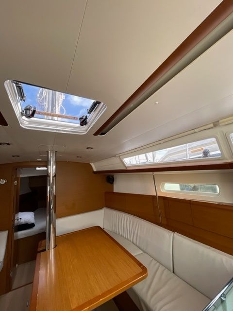 Jeanneau Sun Odyssey 389 | Plover
