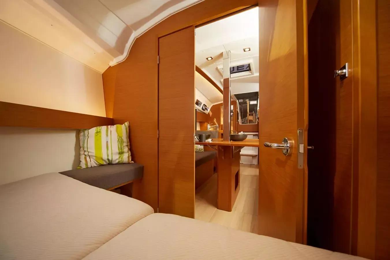 Jeanneau Sun Odyssey 349 | Mon Amour