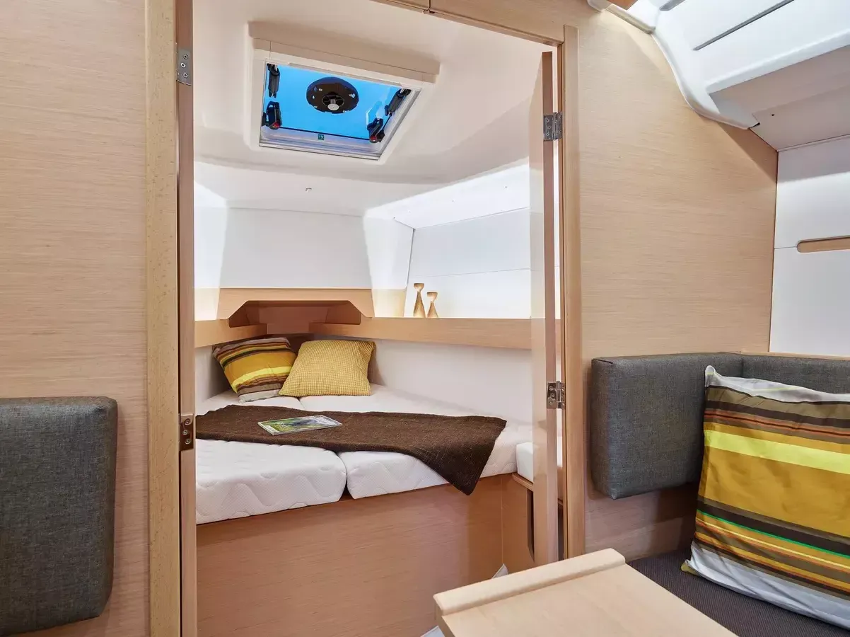 Jeanneau Sun Odyssey 349 | Mon Amour