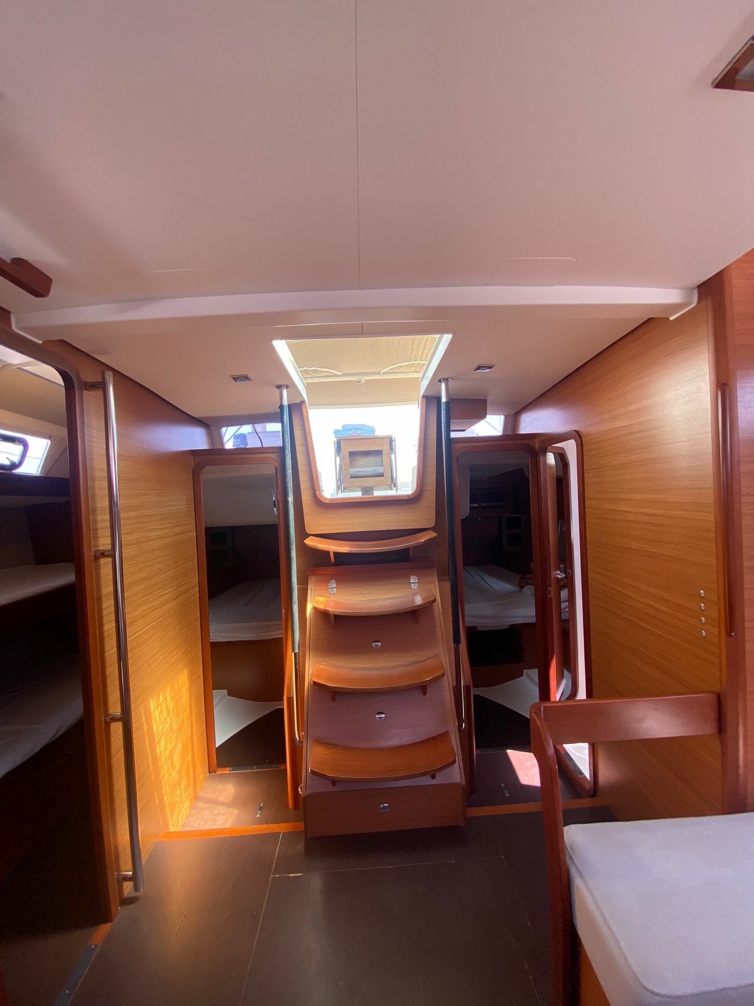Dufour 520 GL | Moscow Mule