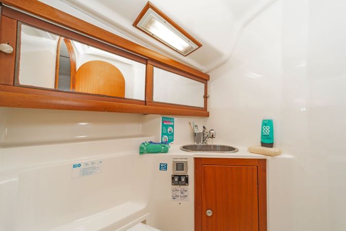 Salona 40 | Vira