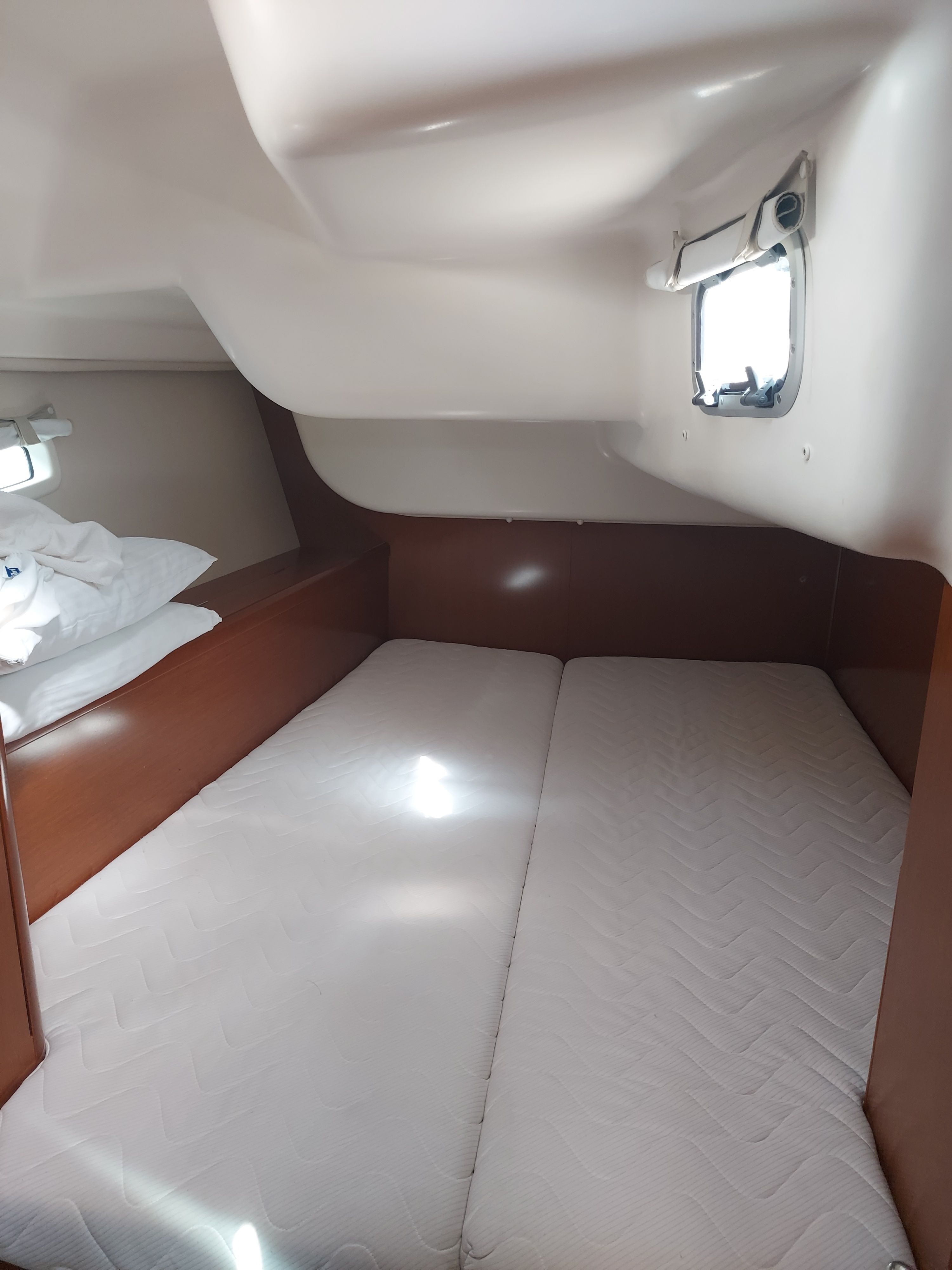 Beneteau Oceanis 40 | Horitzo 4