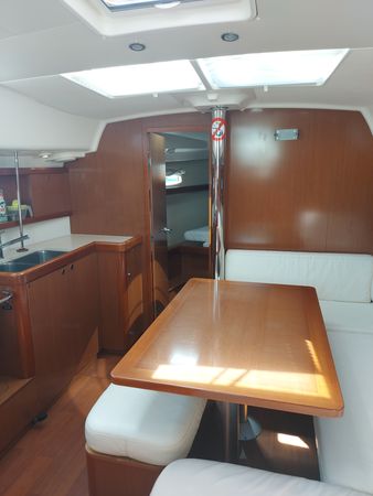 Beneteau Oceanis 40 | Horitzo 4