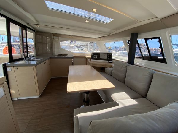 Fountaine Pajot Lucia 40 | Papaya