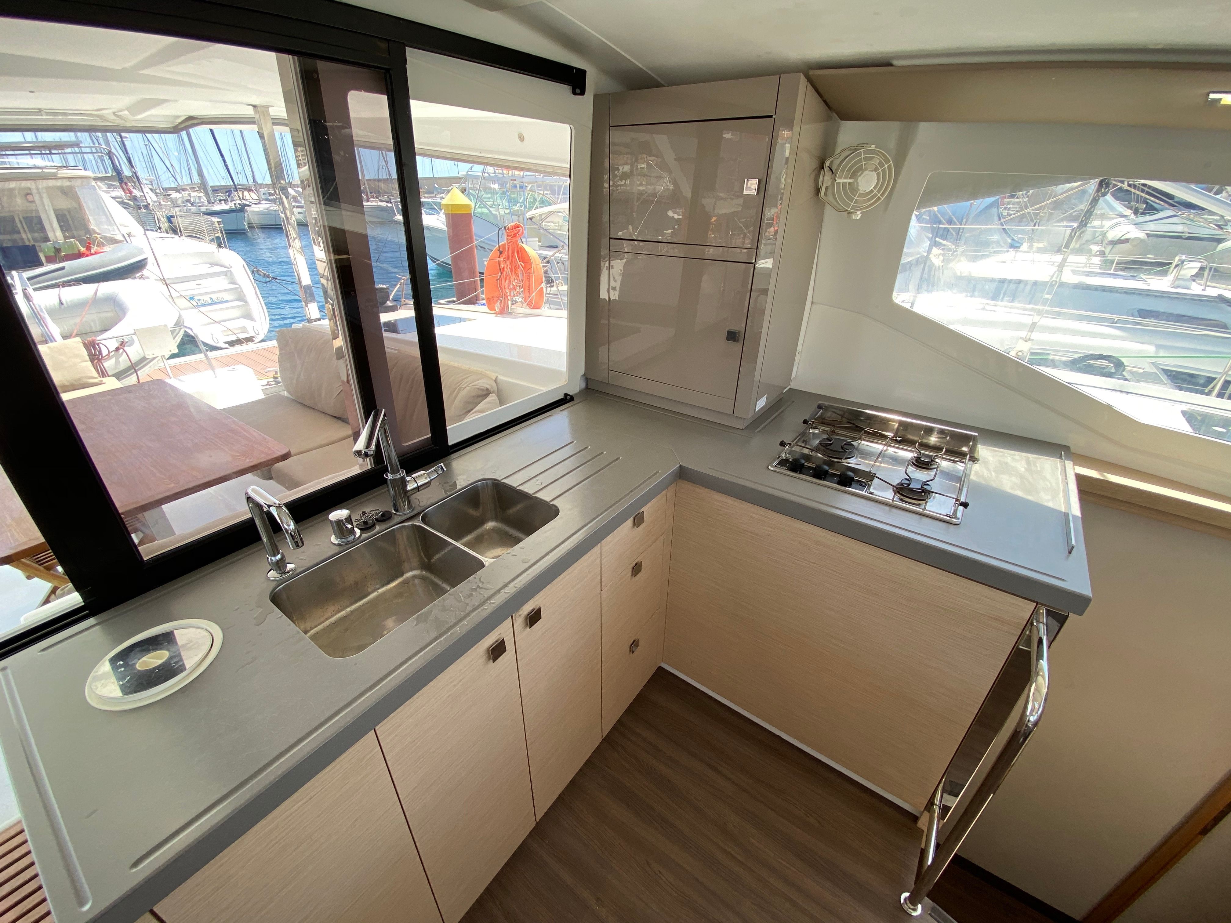 Fountaine Pajot Lucia 40 | Papaya