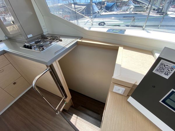 Fountaine Pajot Lucia 40 | Papaya