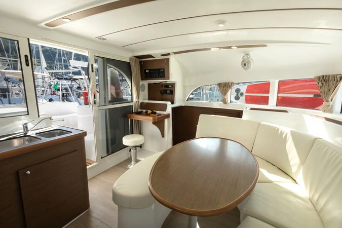 Lagoon 380 S2 | Ploto