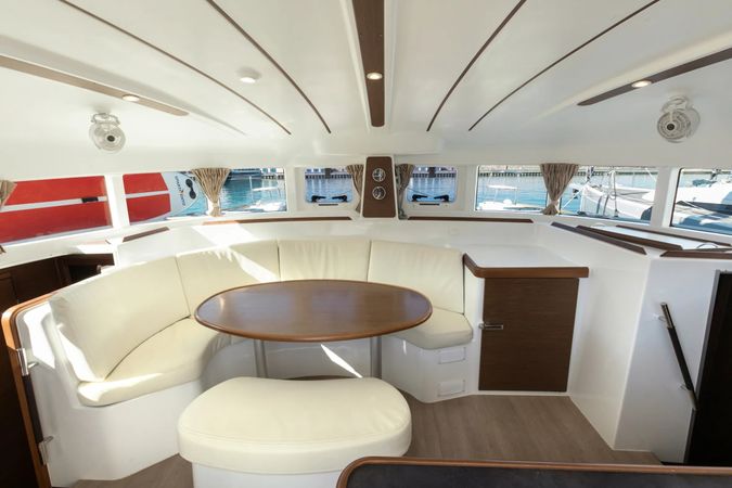 Lagoon 380 S2 | Ploto