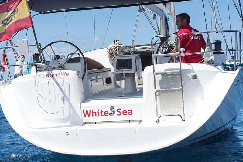Beneteau Cyclades 50 | White Sea