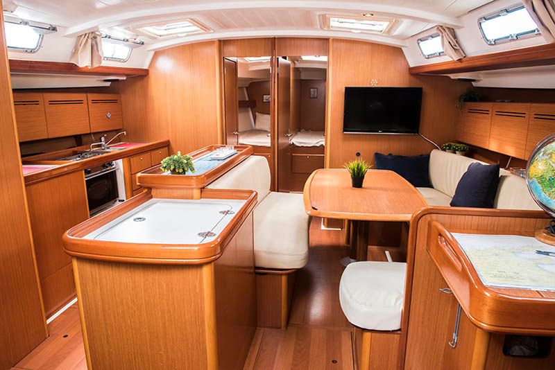 Beneteau Cyclades 50 | White Sea