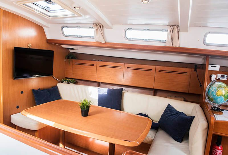Beneteau Cyclades 50 | White Sea