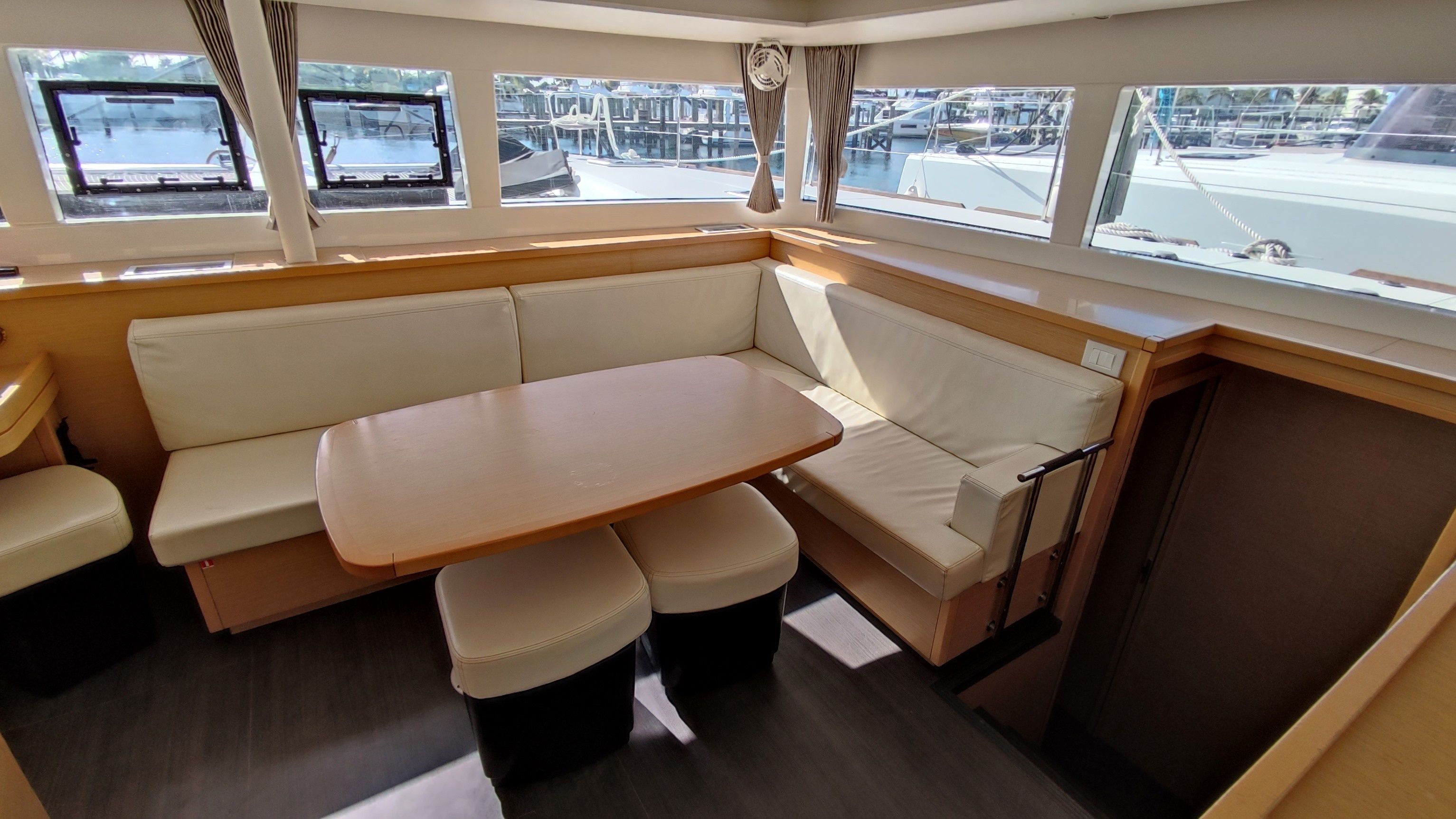 Lagoon 450 S | Wazodezil