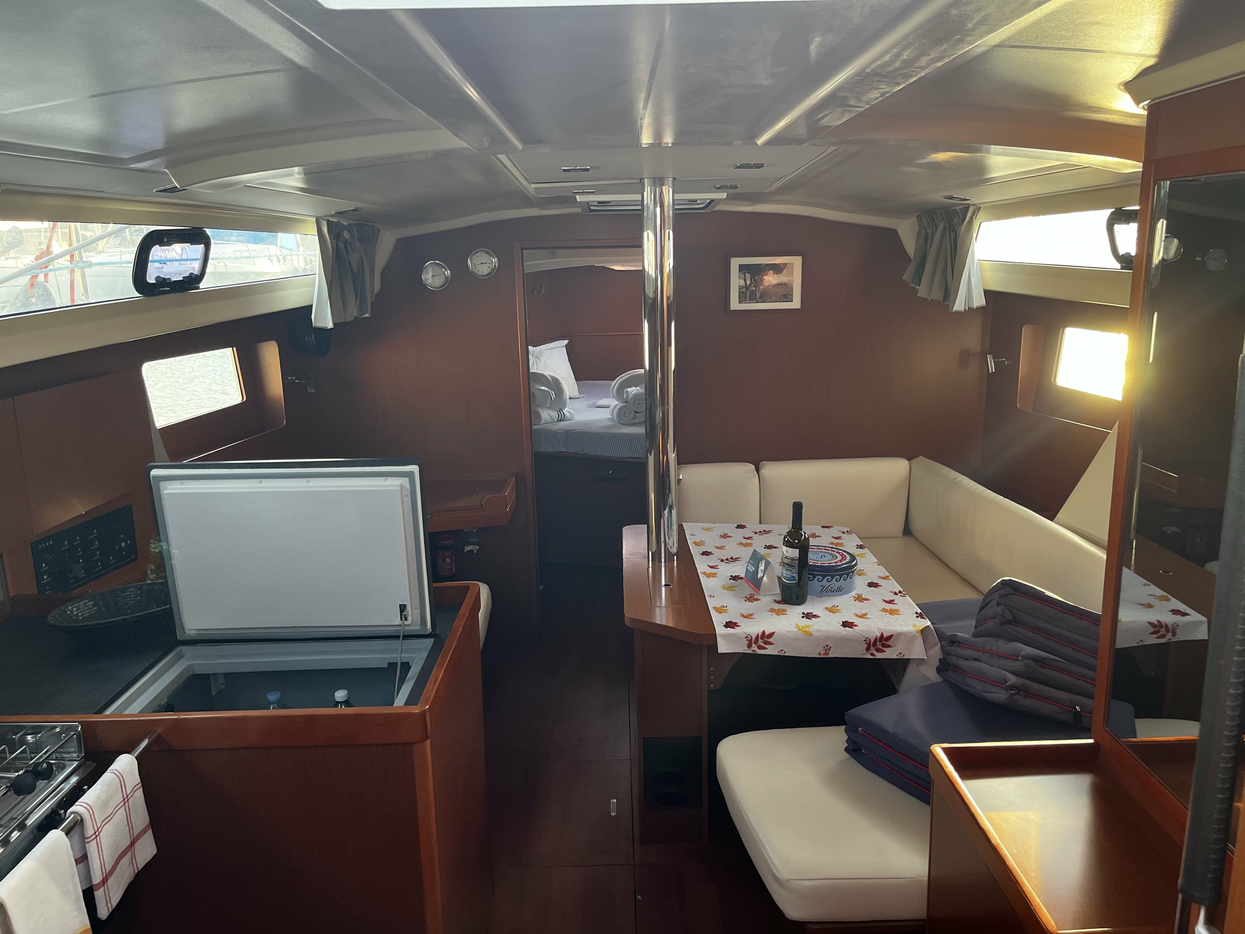 Beneteau Oceanis 41.1 | Malika