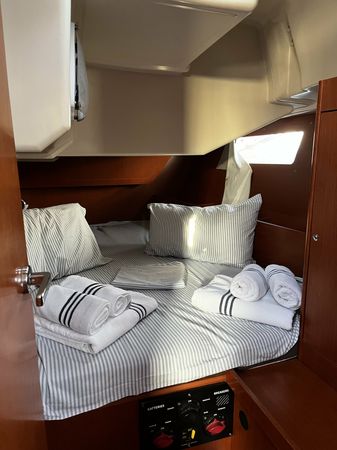 Beneteau Oceanis 41.1 | Malika