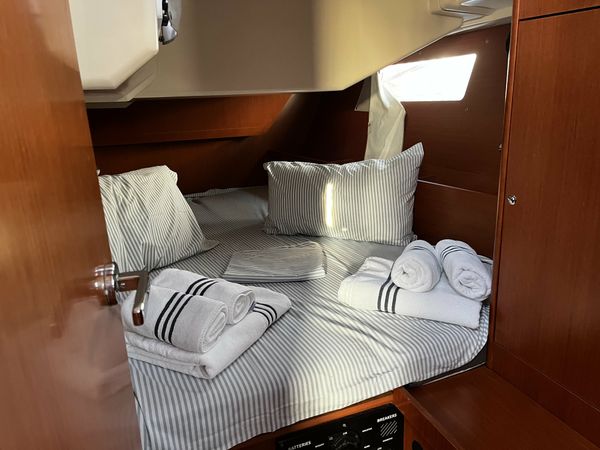 Beneteau Oceanis 41.1 | Malika