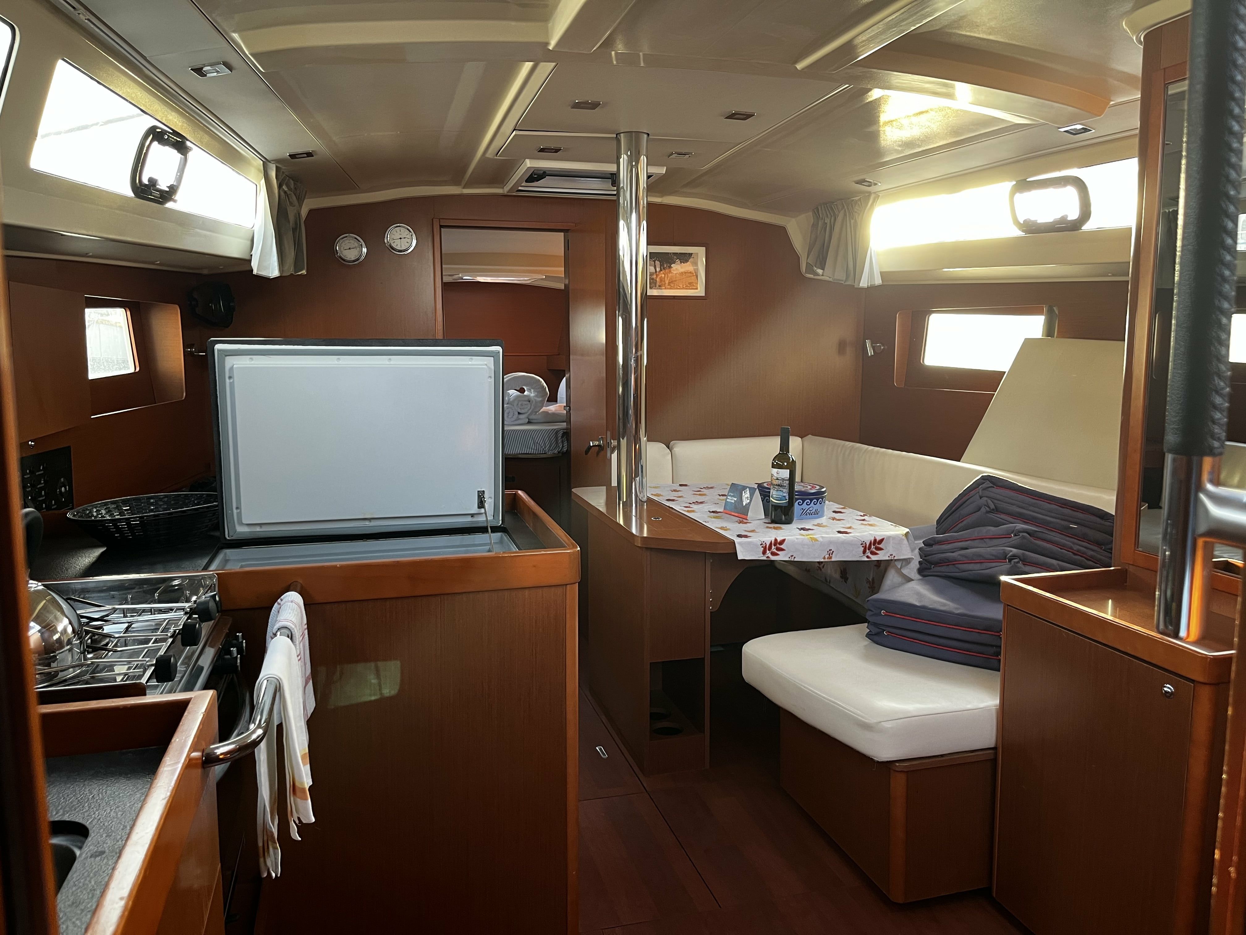 Beneteau Oceanis 41.1 | Malika