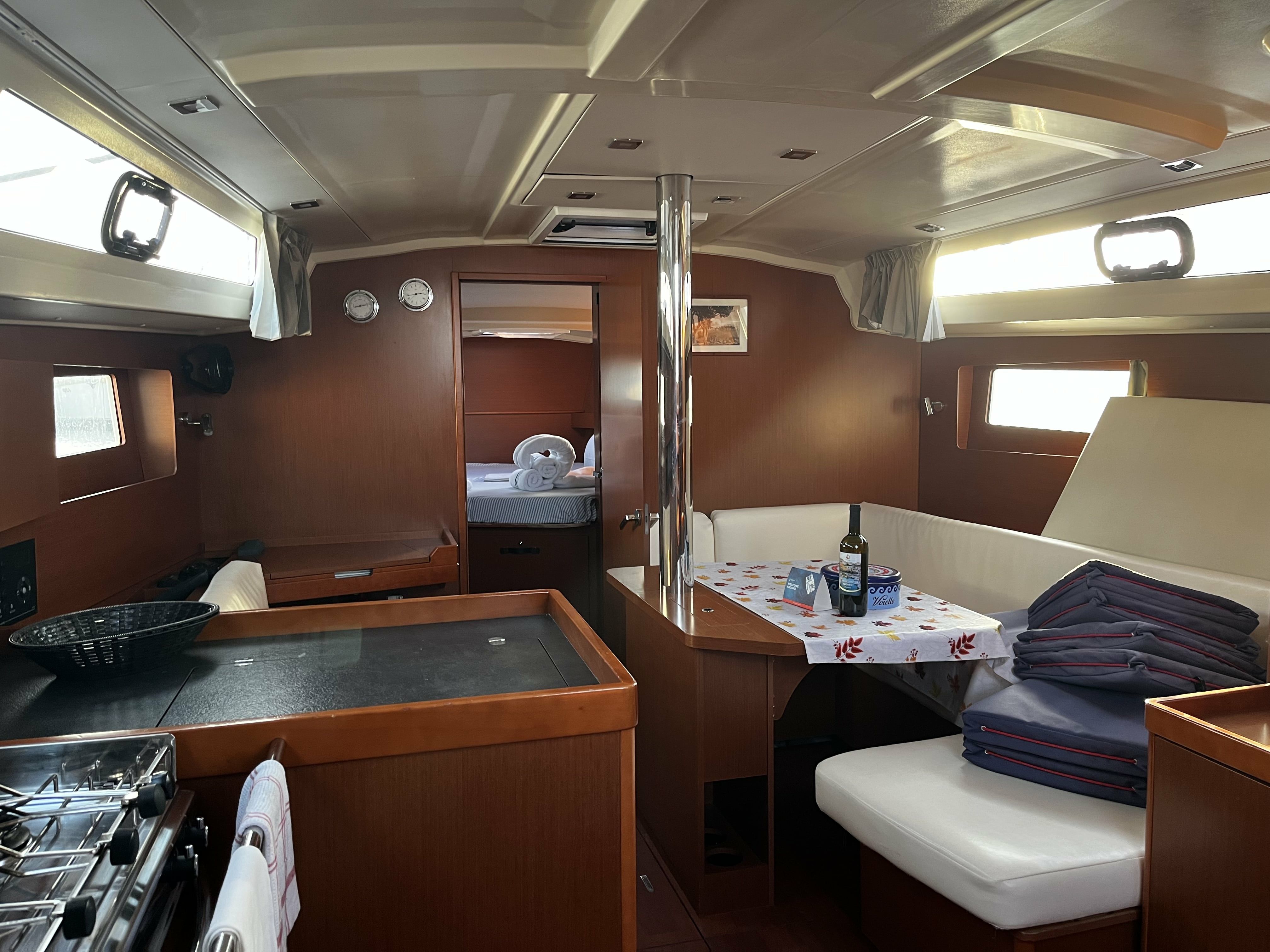 Beneteau Oceanis 41.1 | Malika