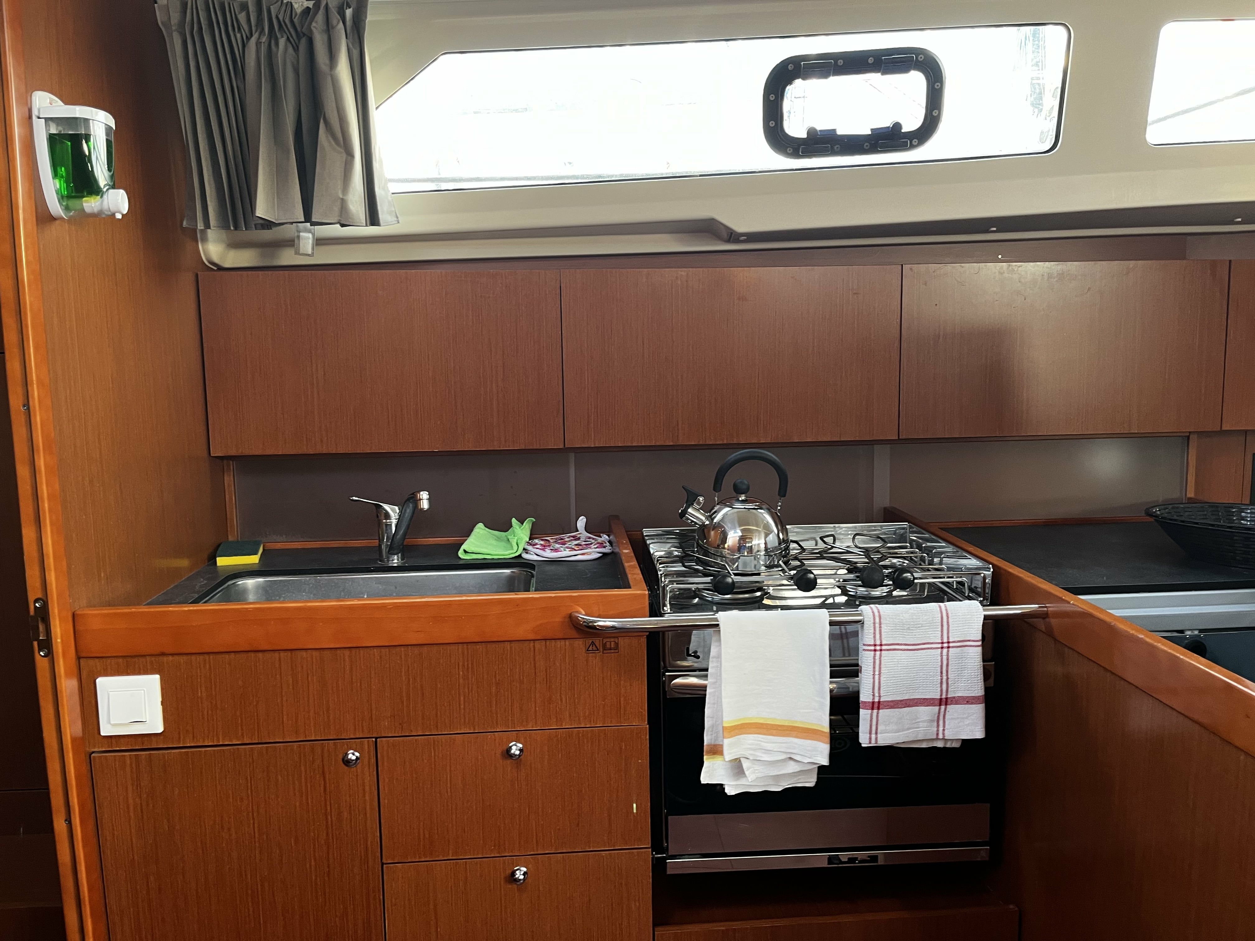 Beneteau Oceanis 41.1 | Malika
