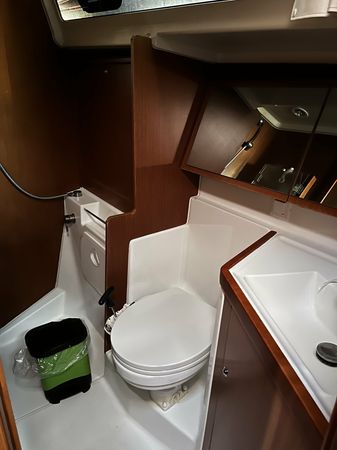 Beneteau Oceanis 41.1 | Malika