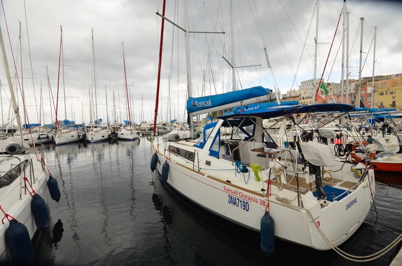 Beneteau Oceanis 38 | Jasmine